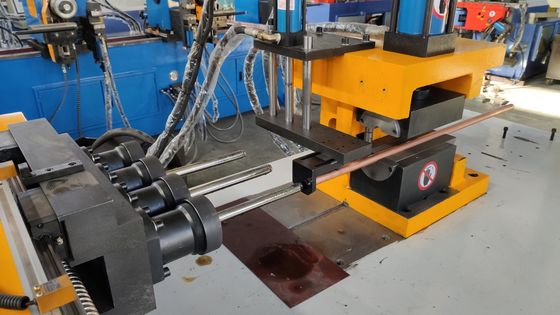 SG40NC ống cuối hình thành máy bốn trạm hoạt động cho 2 inch ống thép thu hẹp